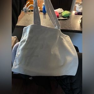 Tote bag